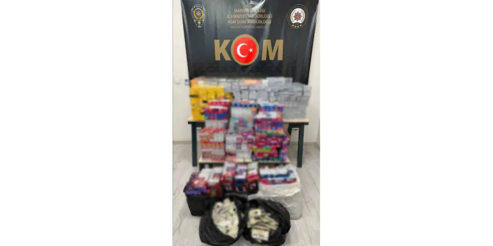 Mardin'de Kaçak Tütün Operasyonu: Binlerce Paket Sigara ve Elektronik Nargile Ele Geçirildi görseli