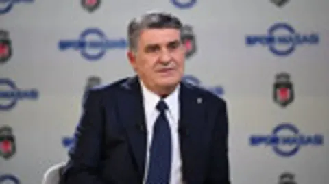 Beşiktaş'ta Serdal Adalı dönemi resmileşti: Olağanüstü kongrede rekor oy birliği