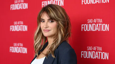Penélope Cruz'un Los Angeles'taki Göz Kamaştıran Görünümü Dikkat Çekti