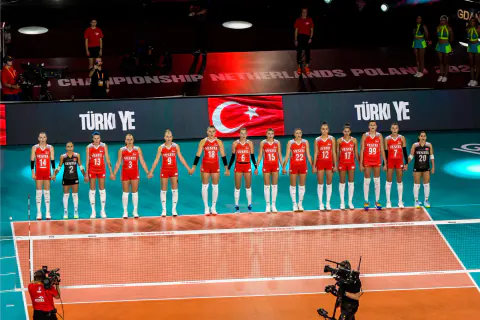 Dünya Voleybolunda Polonya Rüzgarı: Filenin Sultanları ile Ezeli Rekabet