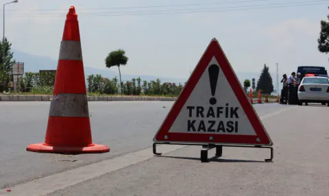 Niğde Bor'da feci trafik kazası: Motosikletli 2 genç öldü, 1 ağır yaralı