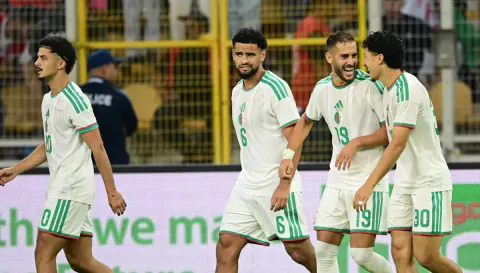 Cezayir - Burundi Canlı Sonuç: Ev Sahibi 2-1 Önde, Beloumi Umut Yaktı (Dakika 30)