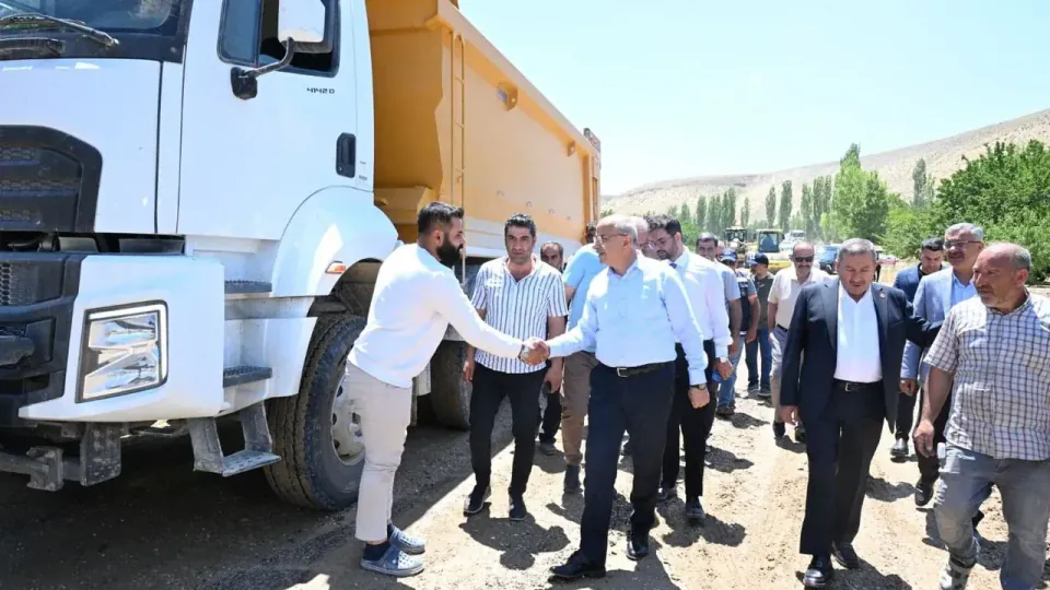 Malatya'da 55 Mahalleye Dev Ulaşım Hamlesi: Esenbey Grup Yolu Yenileniyor görseli