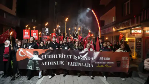Yeni Parti Gümüşhane'de 103. Yıl Cumhuriyet Yürüyüşü Düzenledi