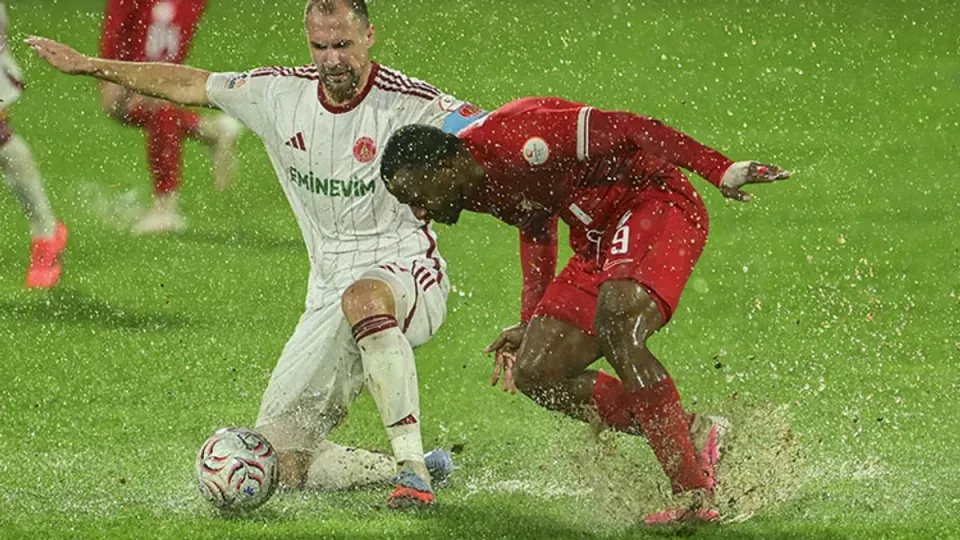 Ümraniyespor - Boluspor Maçı Yağmurdan Dolayı Ertelendi: Skor 0-1 görseli
