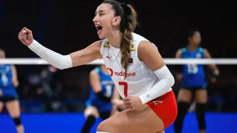 Fenerbahçe'nin Yıldızları Bir Arada: Hande Baladın ve Onuralp Bitim Aşkı