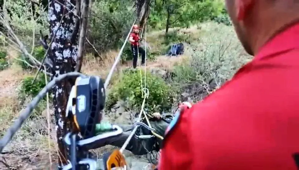 Tunceli'de Mantar Toplayan 3 Kardeş Dere Kenarında Mahsur Kaldı görseli
