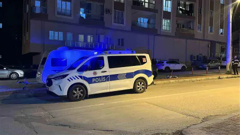 Burdur Bucak'ta Evinde Silah Sesi Duyuldu: 48 Yaşındaki Şahıs Ölü Bulundu