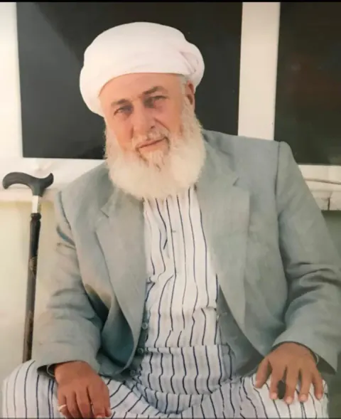 Siirt'in Manevi Mimarlarından Şeyh Hikmet Solmaz Vefat Yıldönümünde Anılıyor