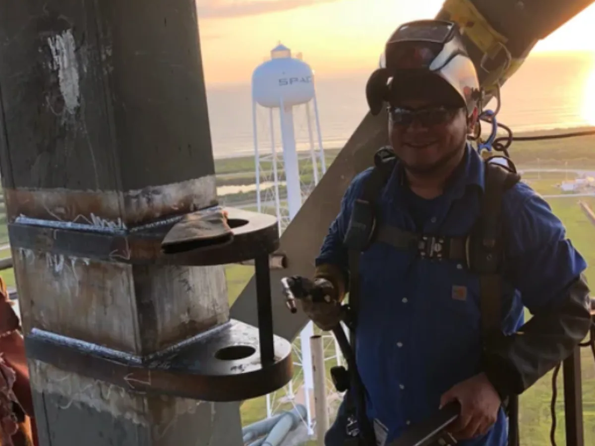 SpaceX'e kaynakçı olarak girdi, milyon dolarlık servetle ayrıldı SpaceX'e kaynakçı olarak girdi, milyon dolarlık servetle ayrıldı