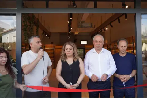 Kadıköy'de organik, vegan ve glutensiz kafe açıldı: Belediye Başkanı da törende