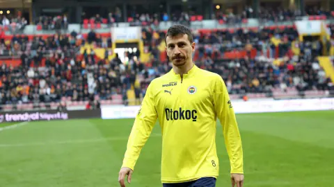 Fenerbahçe'de Mert Hakan Yandaş Bilmecesi: Sözleşme Bitiyor, Karar Yeni Yönetimde