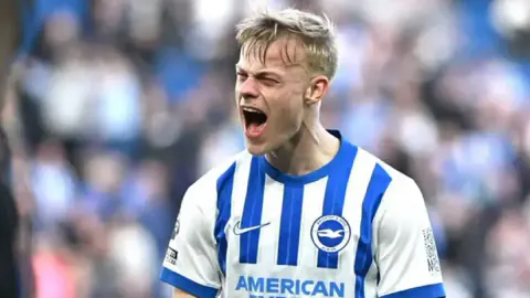 Tottenham'ın Van Hecke Hamlesi: Brighton'ın Savunma Hattında Kritik Saatler
