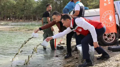 Nevşehir'de 5 su kaynağına 725 bin sazan yavrusu bırakıldı