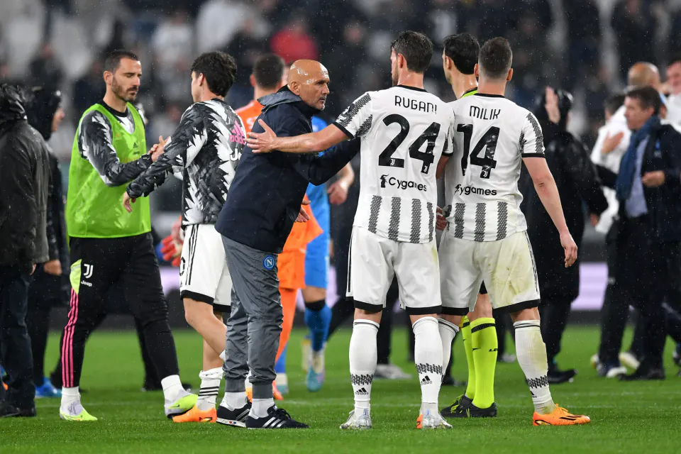 Juventus'un Kaleci Planında Sürpriz Değişim: Emiliano Martinez Geriledi