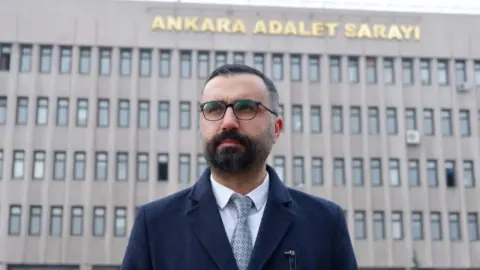 DW Muhabiri Alican Uludağ Gözaltına Alındı