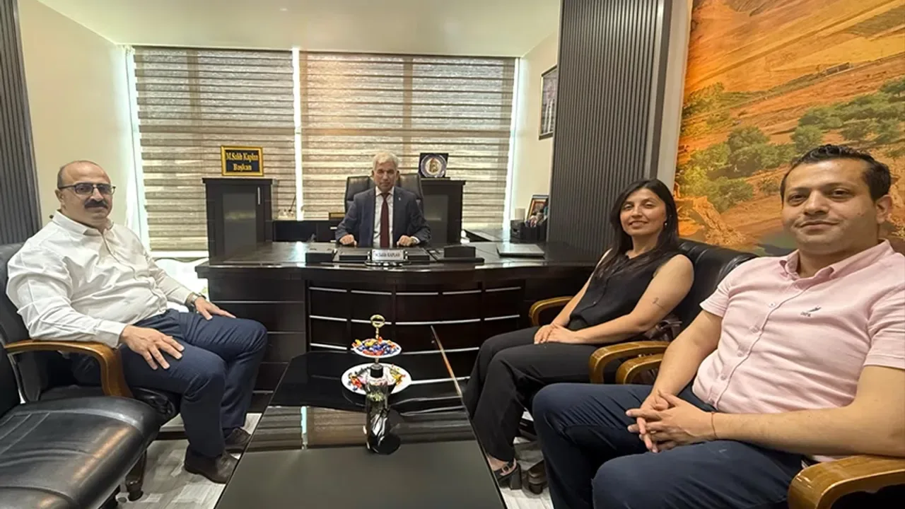 Batman Ticaret İl Müdürü Burak Nerse'den BESO Başkanı Salih Kaplan'a Ziyaret Batman Ticaret İl Müdürü Burak Nerse'den BESO Başkanı Salih Kaplan'a Ziyaret