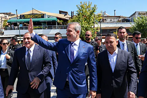 Hakan Fidan Diyarbakır'dan: Sorunlar diyalogla çözülür, şiddetle değil