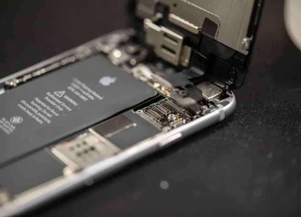 iPhone 18 Pro batarya değişim fiyatı arttı: Resmi ücret 119 dolara çıkarıldı görseli