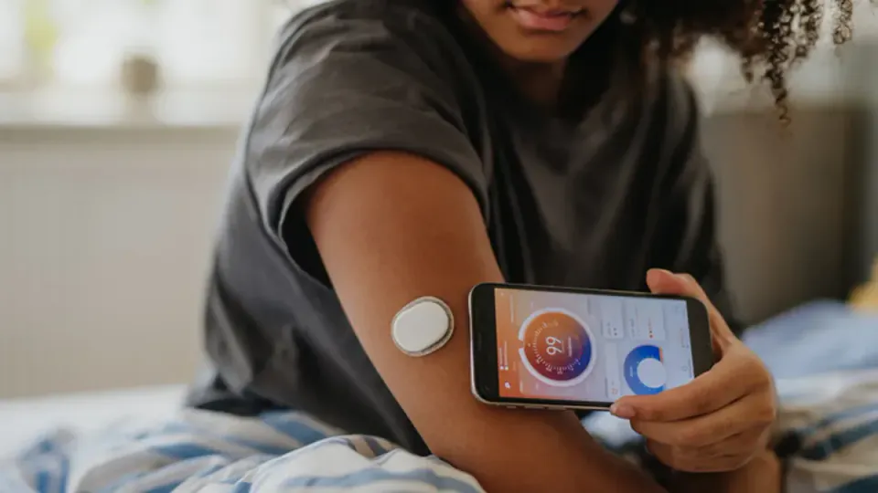 Doktor Onaylı 6 Sürekli Glik O Glikoz Monitörü (CGM) Modeli görseli