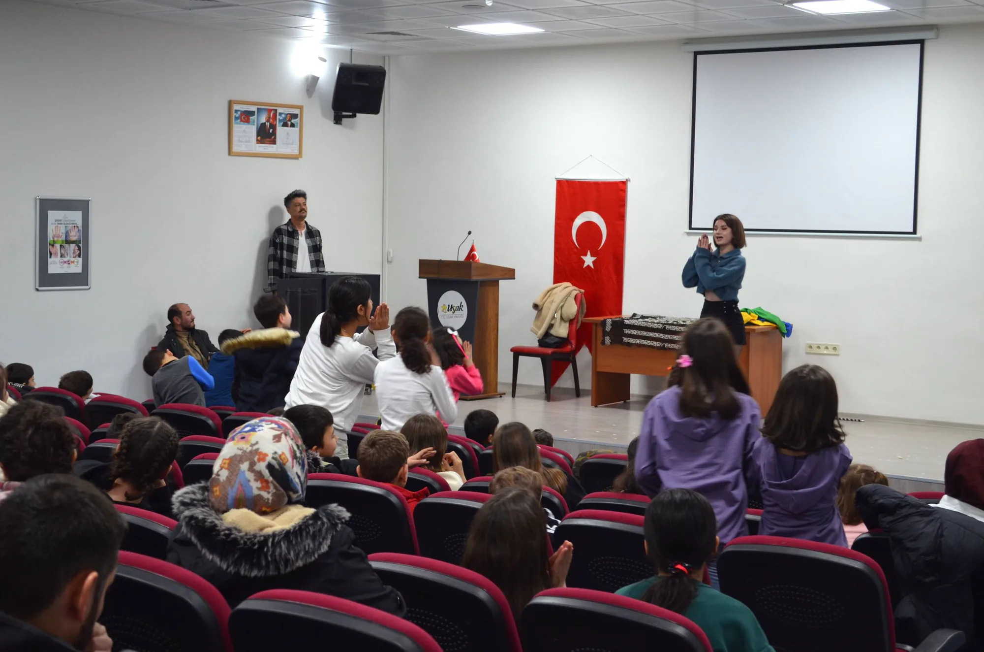 Muş'ta Koruma Altındaki Çocuklara Hizmet Seferberliği Muş'ta Koruma Altındaki Çocuklara Hizmet Seferberliği