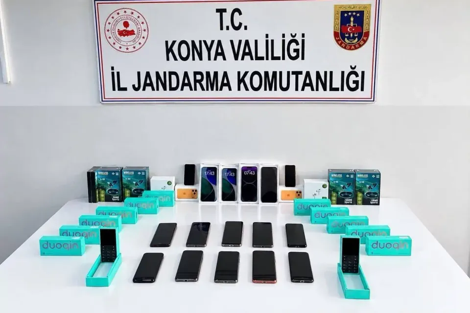 Konya'da kaçakçılık operasyonu: 915 bin liralık ürün ele geçirildi, 8 şüpheli serbest görseli