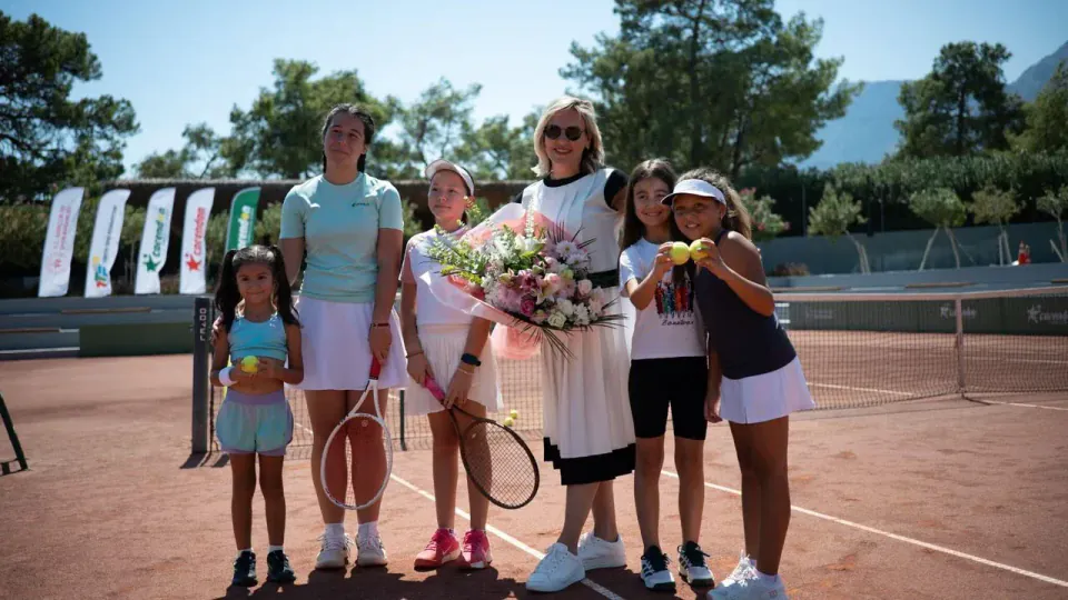 Kemer'de Çocuklar İçin Tenis Projeleri: 2027 Hedefli Sınıf Açılacak görseli