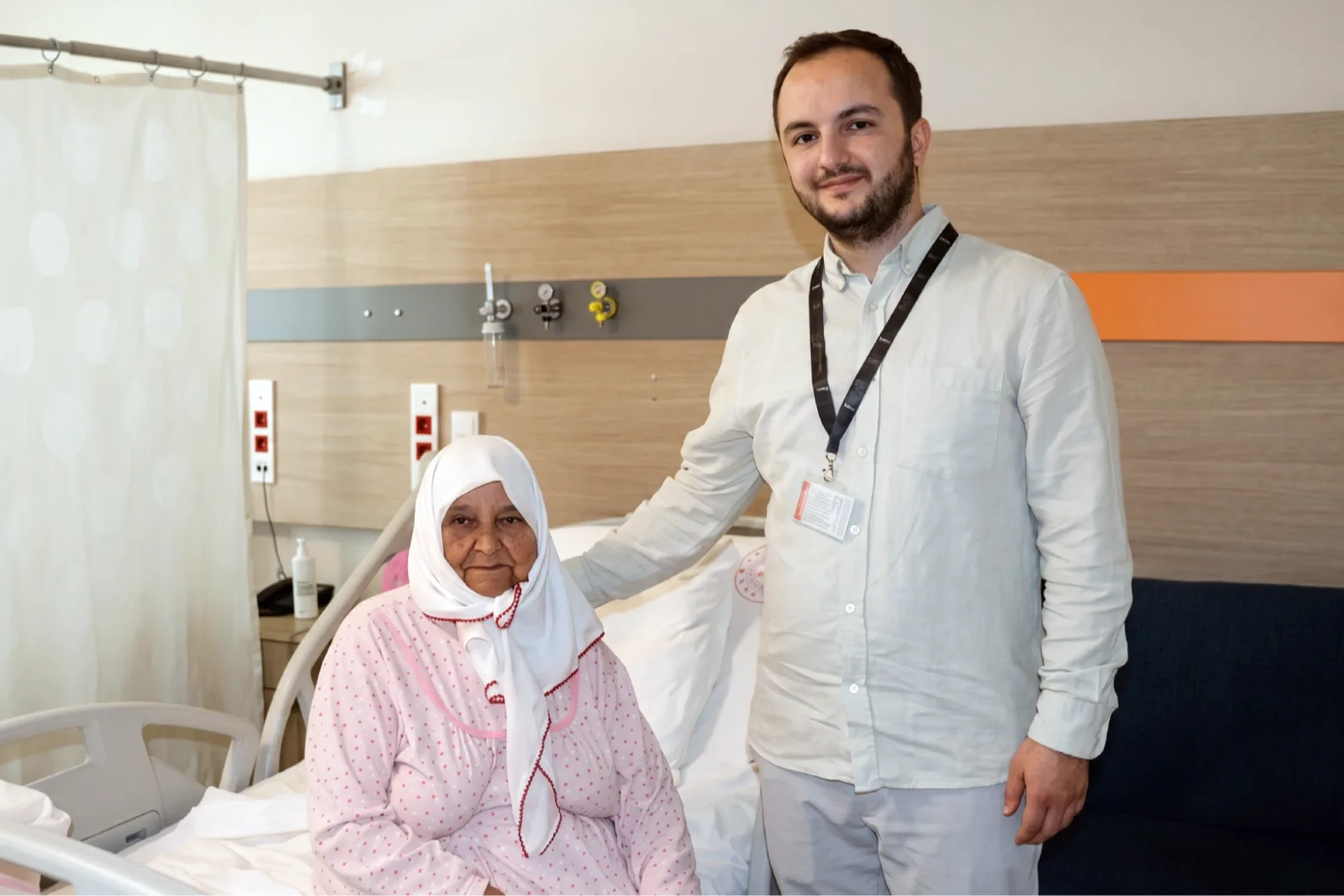 Yalova'da Sıra Dışı Operasyon: Safra Kesesinden 3 Bin Mikro Taş Çıktı Yalova'da Sıra Dışı Operasyon: Safra Kesesinden 3 Bin Mikro Taş Çıktı