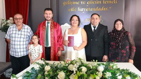 Babaeski Belediye Başkanı Fırat Yayla, Yonca ve Fuat Çiftini Evlendirdi