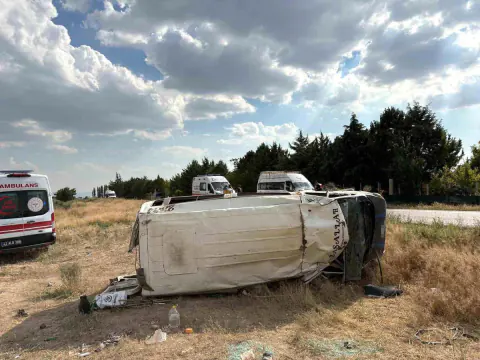 Konya Ereğli'de Tarım İşçilerini Taşıyan Minibüs Devrildi: 17 Yaralı