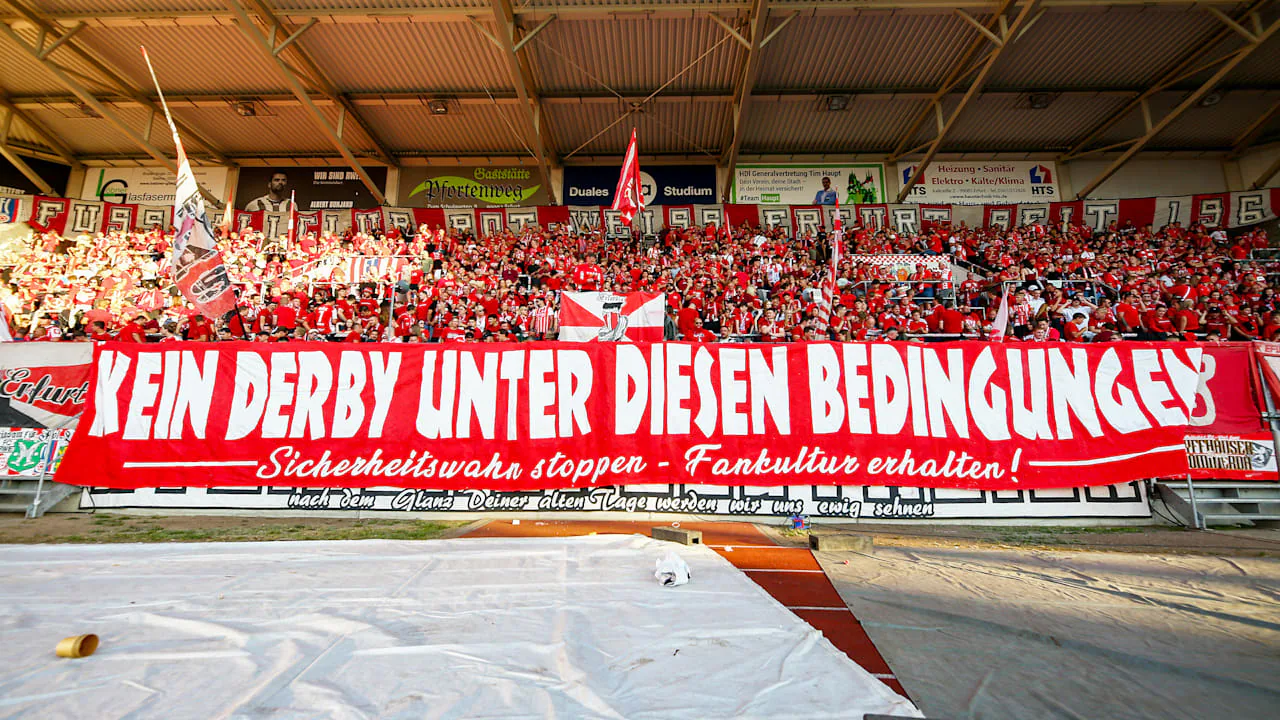Thüringenderby'de Koltuk Artışı: Rot-Weiß Erfurt İçin 1415 Konuk Bileti Kararı Thüringenderby'de Koltuk Artışı: Rot-Weiß Erfurt İçin 1415 Konuk Bileti Kararı