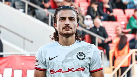 Arca Çorum FK, Semih Akyıldız'ı sözleşme uzatırken Ankara Demirspor'a kiraladı