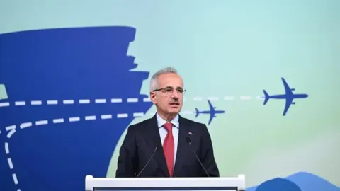 DHMİ 'Uçuş Rehberim' uygulaması: Uçuş takibinden ücretsiz internete tek çatı altında