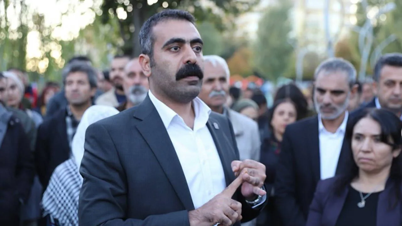 Doğan Hatun Diyarbakır Büyükşehir Belediye Eş Başkanlığı Görevinden Ayrıldı Doğan Hatun Diyarbakır Büyükşehir Belediye Eş Başkanlığı Görevinden Ayrıldı