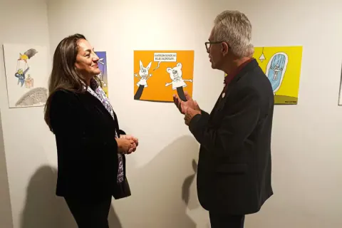 Bursa Nilüfer'de Uluslararası Karikatür Sergisi Açıldı: Kuklalar Hayat Buldu