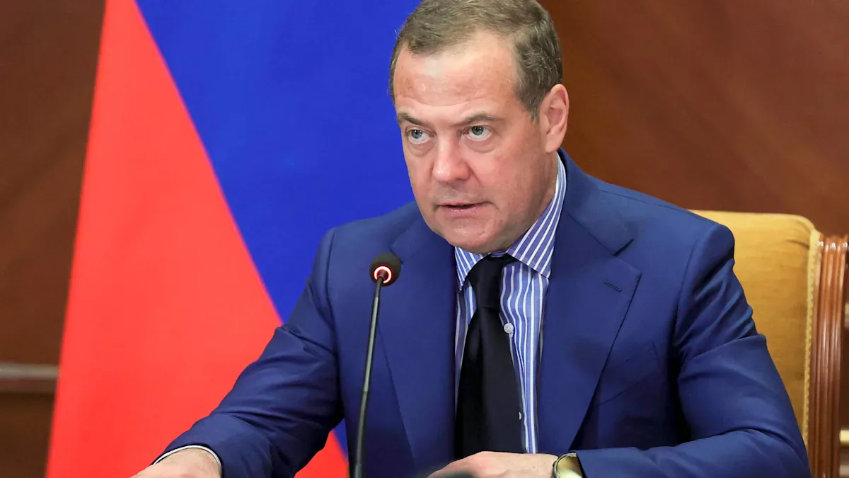Putin: Almanya'nın Kararları "Ağır Hata", Medvedev Rüst Fabrikalarını Vurma İle Tehdit Etti Putin: Almanya'nın Kararları "Ağır Hata", Medvedev Rüst Fabrikalarını Vurma İle Tehdit Etti