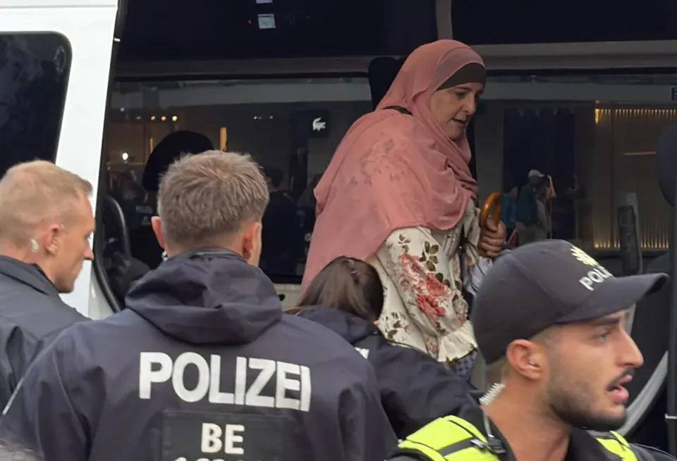 Berlin'de Filistin'e destek mitingi polise müdahaleye neden oldu: 2 kişi gözaltında görseli