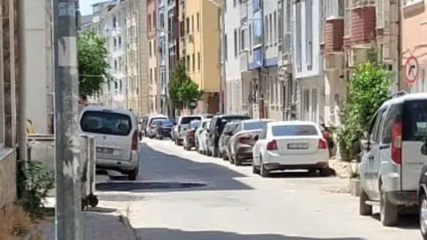 Kırklareli'nde Sürücüleri İsyan Ettiren Park Düzeni: Yol Kapandı