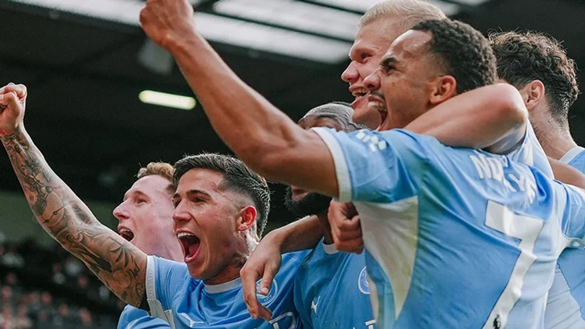 Haaland'ın golü ve Foden'in kırmızısı: Manchester City Old Trafford'da 4'te 4 yaptı