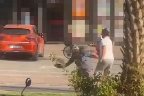 Antalya'da trafik kavgasına ağır yaptırım: Taksi şoförüne 180 bin TL ceza Antalya'da trafik kavgasına ağır yaptırım: Taksi şoförüne 180 bin TL ceza