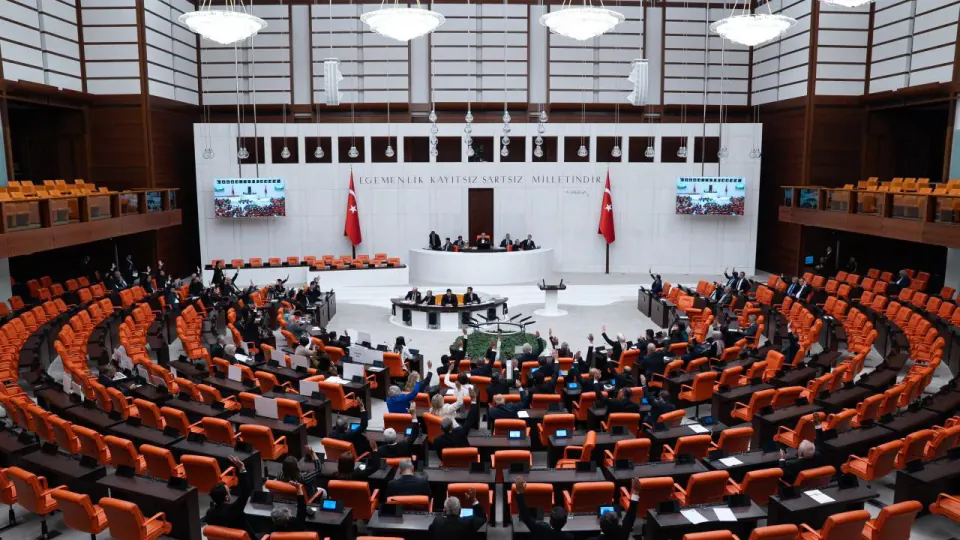 TBMM Gündeminde Yeni Hafta: 18 Yaş Altı Suçlarda Ceza Düzenlemesi görseli