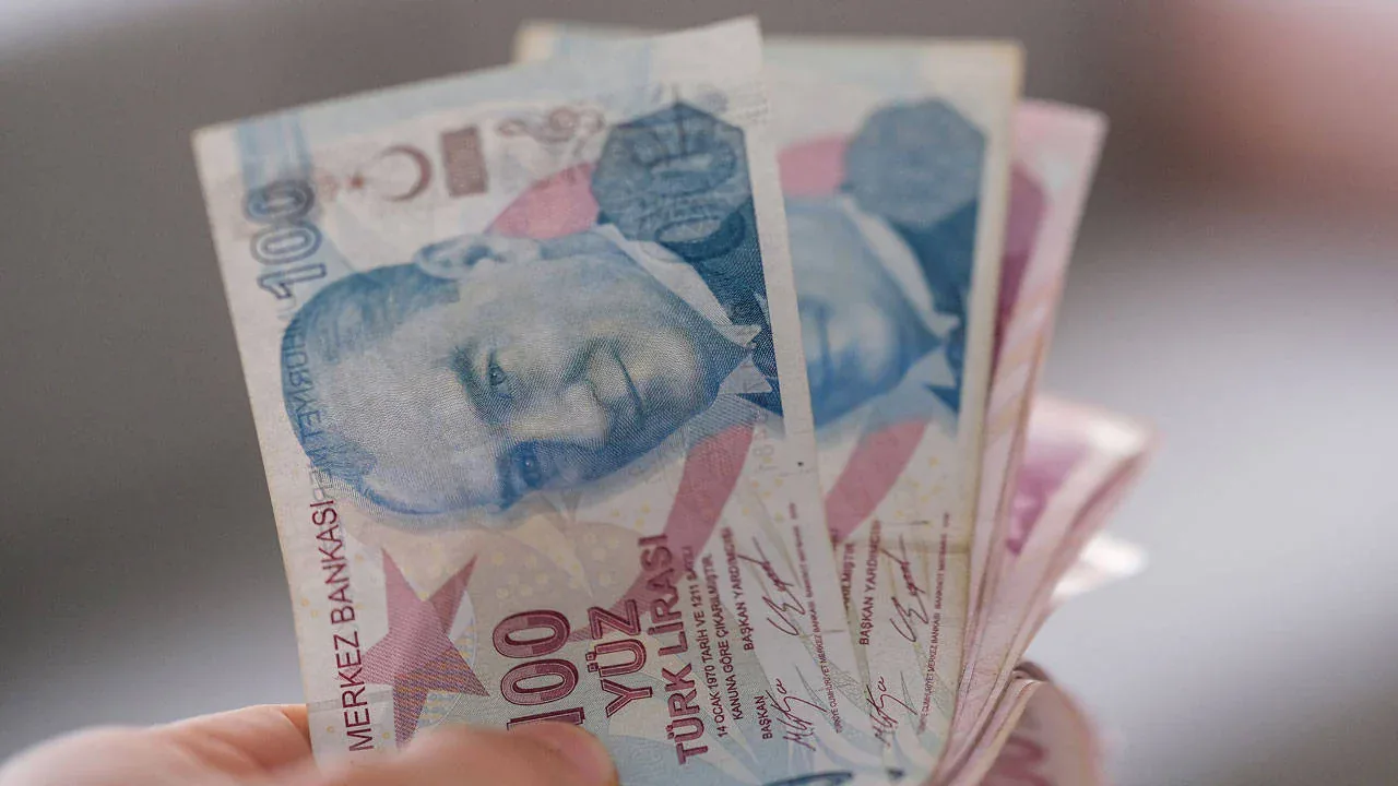 Merkezi Yönetim Bütçesinde 5 Aylık Tablo: Açık 1 Trilyon TL'yi Geçti Merkezi Yönetim Bütçesinde 5 Aylık Tablo: Açık 1 Trilyon TL'yi Geçti
