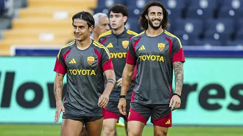 Fenerbahçe - Roma: Şampiyonlar Ligi Lig Aşaması'nda Tarihi Açılış, Saat 19.45'te Başlıyor