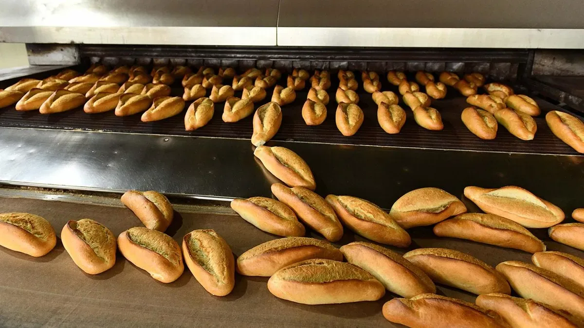 Ekmek fiyatlarına zam geliyor: Yeni satış fiyatı belli oldu Ekmek fiyatlarına zam geliyor: Yeni satış fiyatı belli oldu