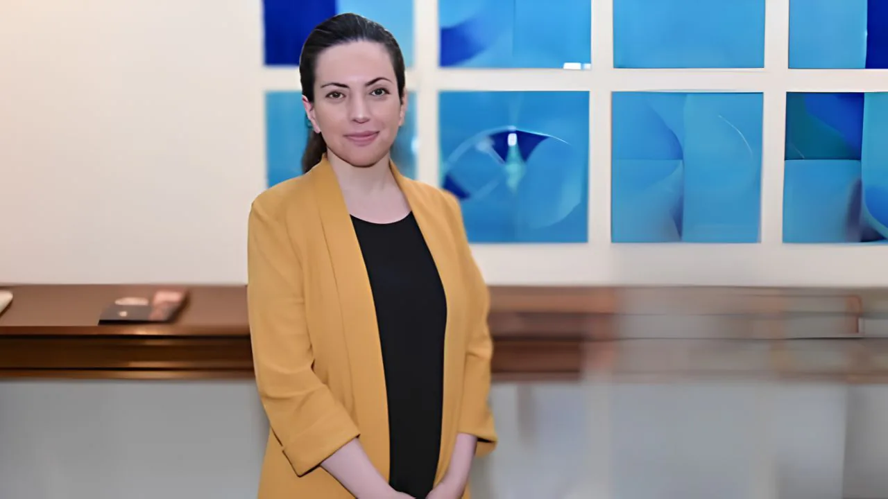 Merve Şebnem Oruç Kimdir? TVNET Sunucusu ve Yazarın Hayatı ve Kariyeri Merve Şebnem Oruç Kimdir? TVNET Sunucusu ve Yazarın Hayatı ve Kariyeri