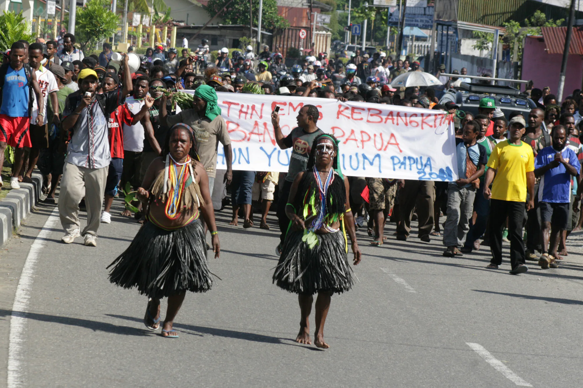 Endone inde çatışma: Papuan separatistleri Amerikan pilotun ölümünden sorumlu olduğunu açıkladı Endone inde çatışma: Papuan separatistleri Amerikan pilotun ölümünden sorumlu olduğunu açıkladı