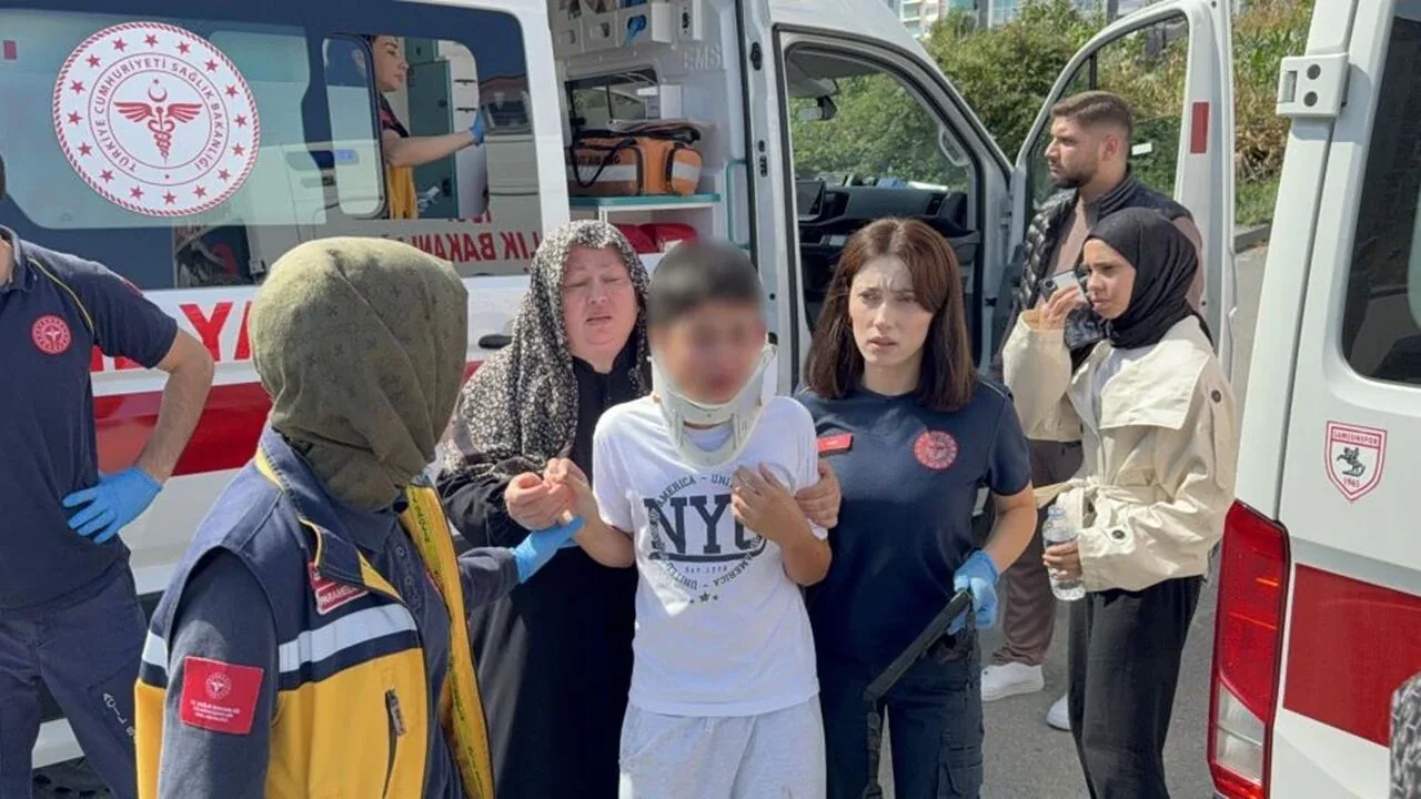 Otomobil-Ticari Araç Çarpışmasında Baba ve Oğlu Yaralandı Otomobil-Ticari Araç Çarpışmasında Baba ve Oğlu Yaralandı