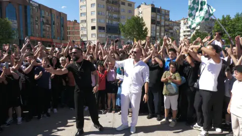 Rap Sanatçısı BARO Kırşehir Cacabey Meydanı'nda Klip Çekti