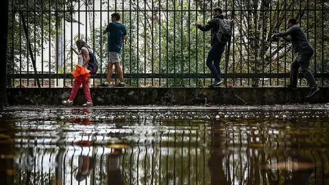İtalya'da şiddetli fırtına uyarısı: Kuzey ve Orta bölgelerde kırmızı alarm, sel ve heyelan riski