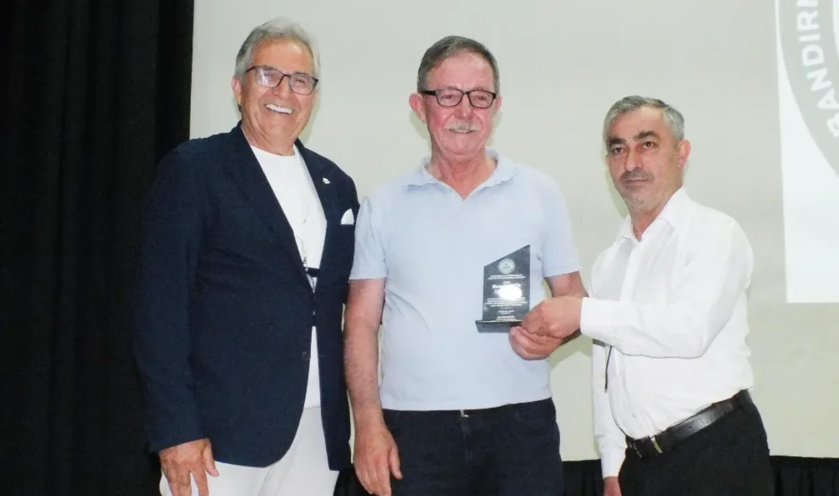 Manyas Barajı'nın Arkasındaki İsim: Necmi Çetin'den Vefa Mesajı Manyas Barajı'nın Arkasındaki İsim: Necmi Çetin'den Vefa Mesajı